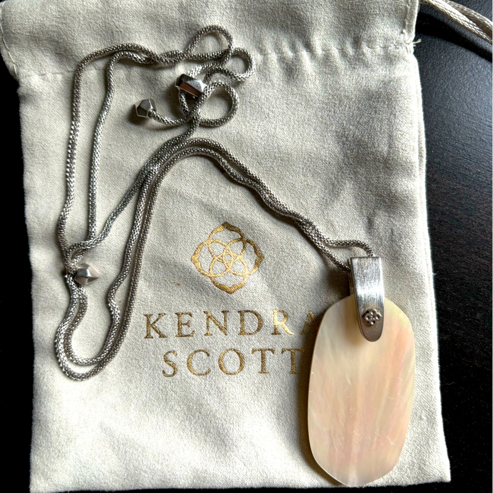 Kendra Scott Inez necklace